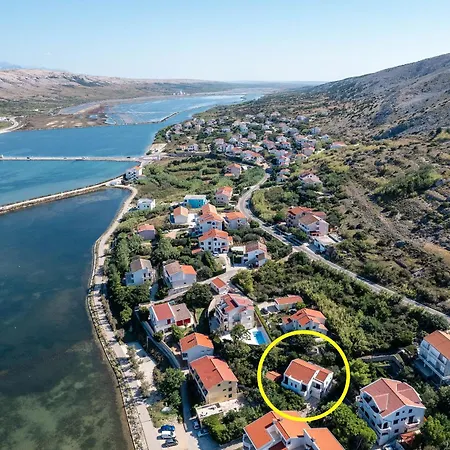 Oasis By Pag Tours